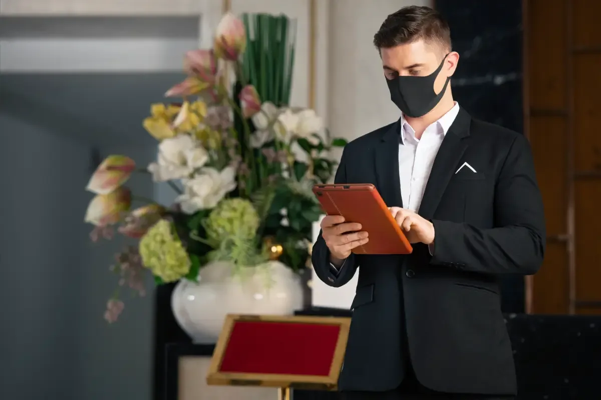 Hotel & Facility Operations Checklists: Washrooms, Parking Lots, Safety & KPIs